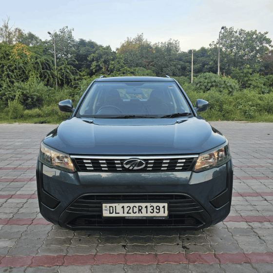 Buy XUV-300 W6 1.2 PETROL  at Rs. 590,000